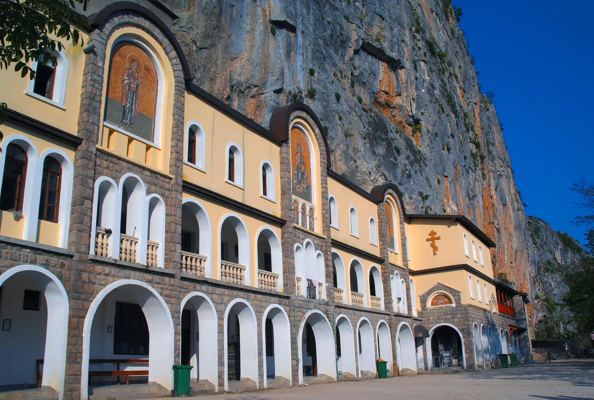 오스트로그 수도원  Ostrog Monastery