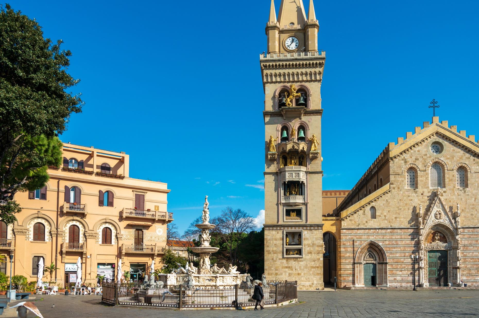 메시나 대성당과 두오모 광장  Cathedral of Messina and Piazza del Duomo