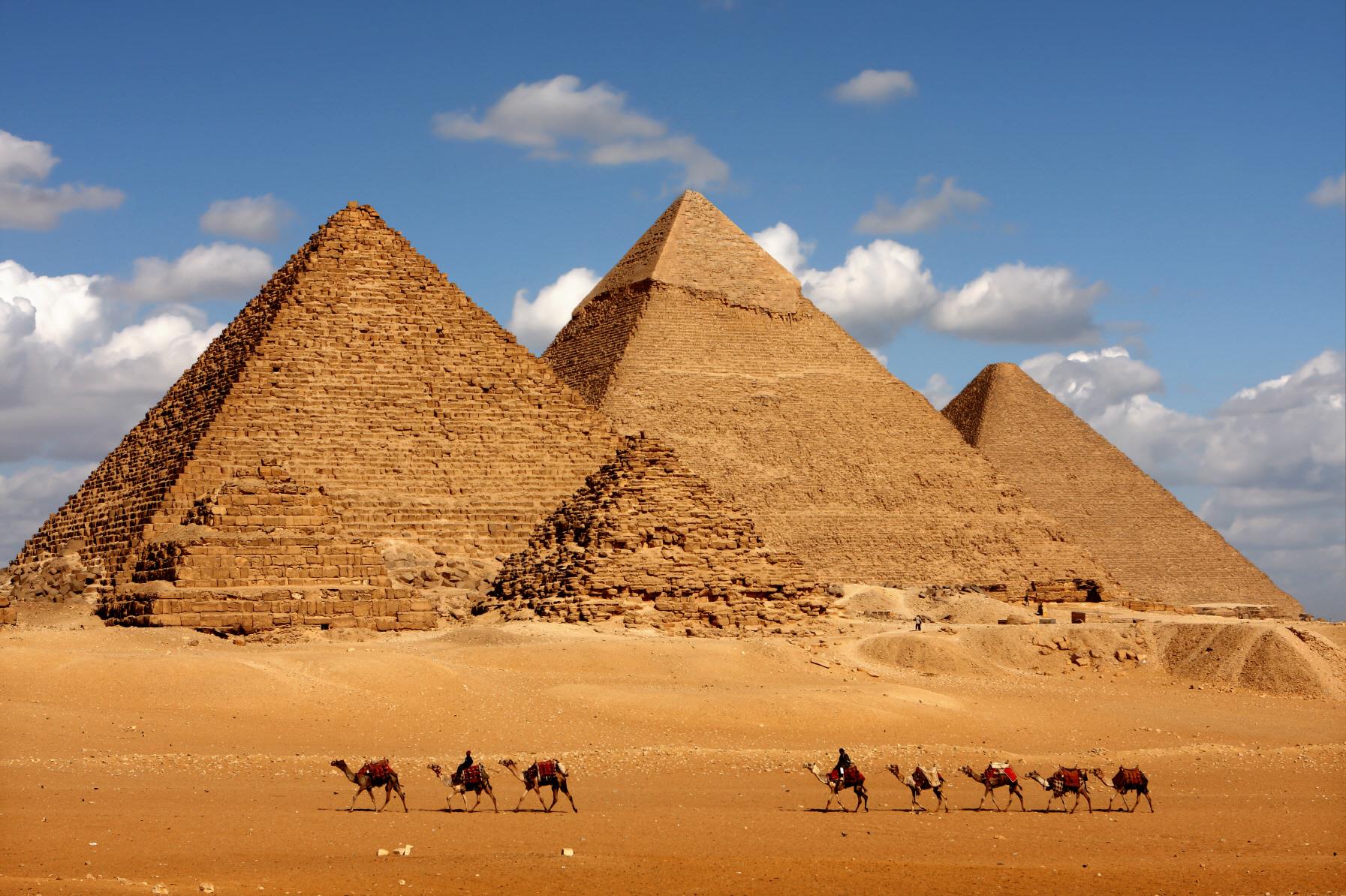 기자 피라미드  Giza Pyramid