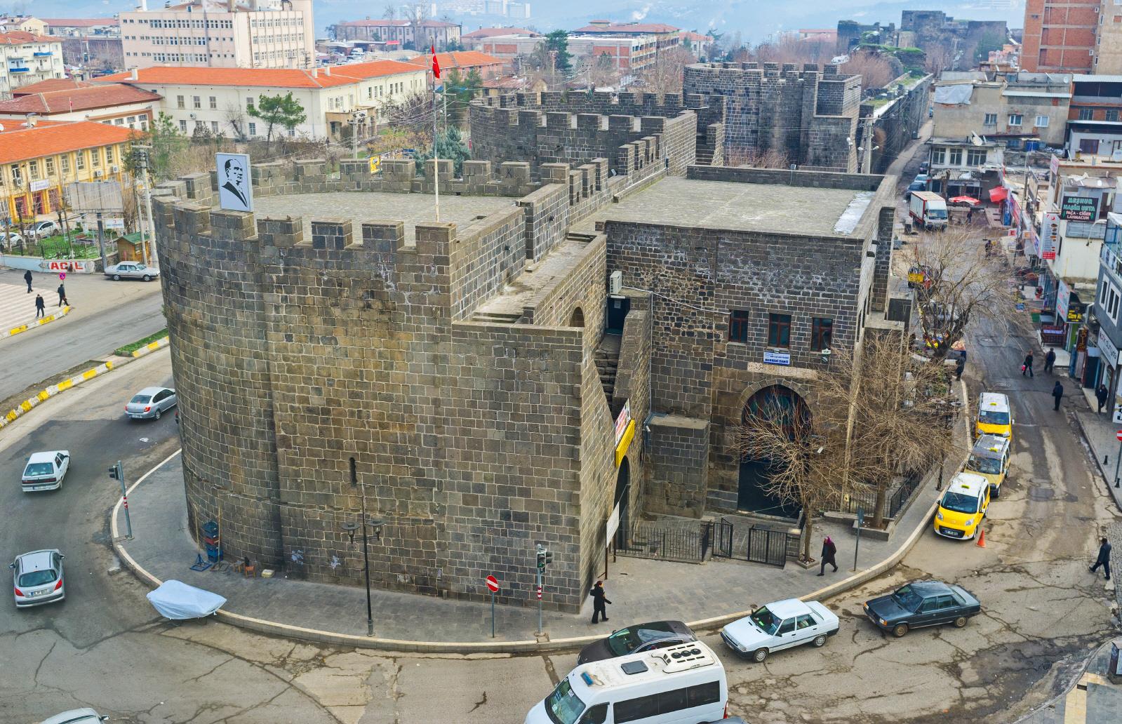 디야르바키르 성벽  Diyarbakır Surları (Diyarbakır Walls)