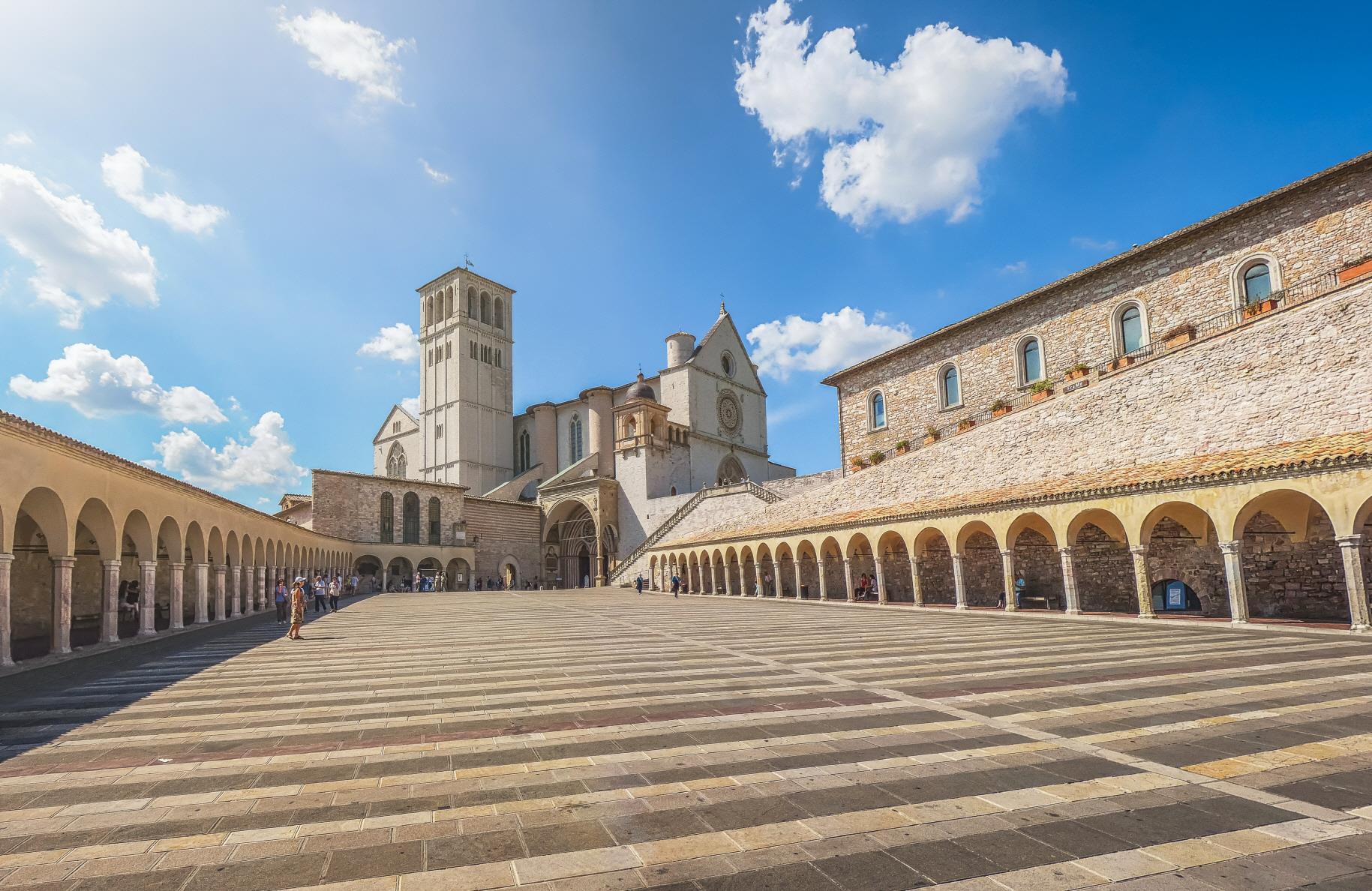 성 프란체스코 대성당  Basilica di San Francesco