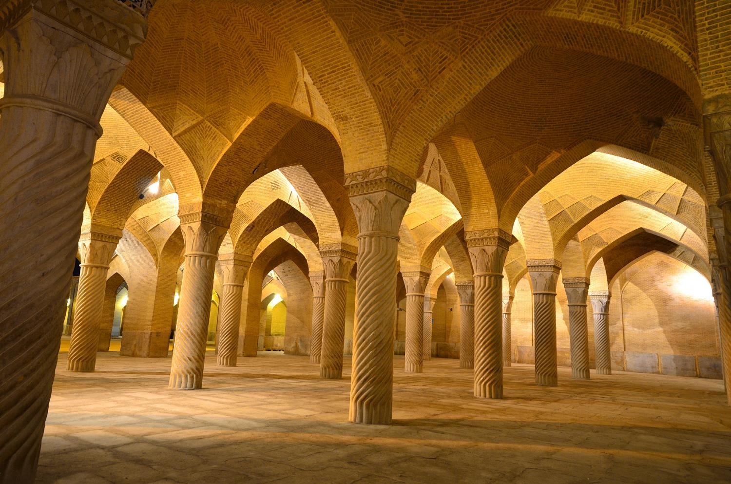 바킬 모스크  Vakil Mosque