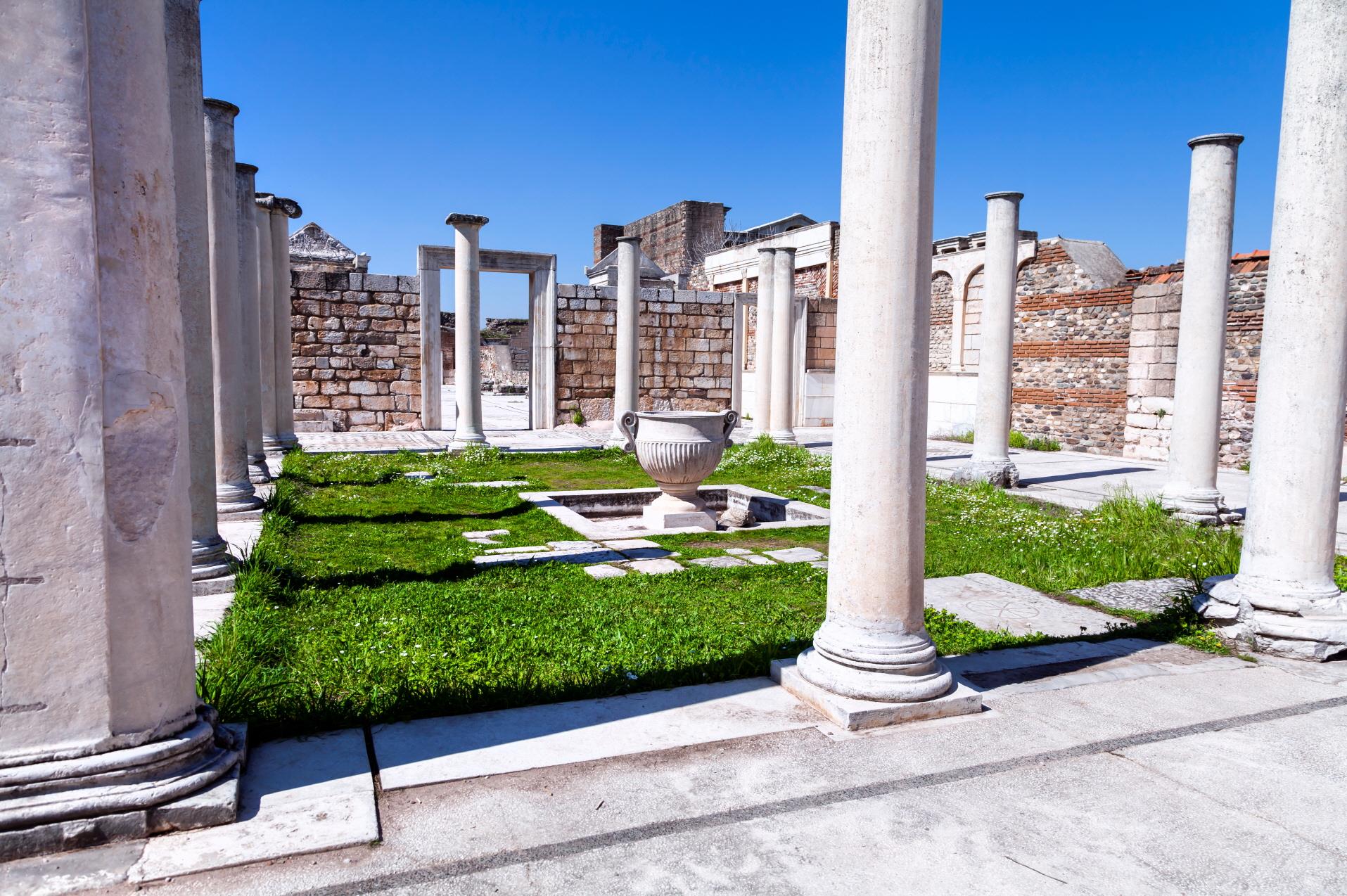 사데 고대유적  Temple of Artemis in Sardis