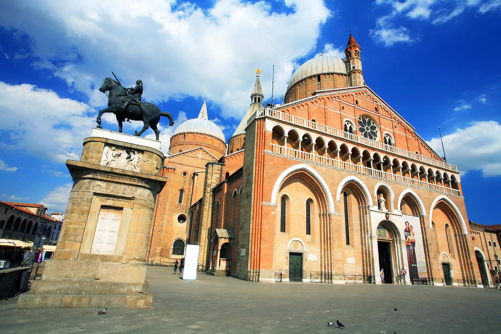 성 안토니오 대성당  Basilica di Sant