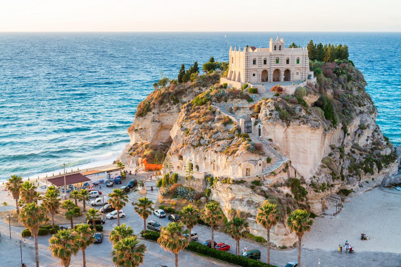 트로페아 마을과 해변  Tropea village and beach