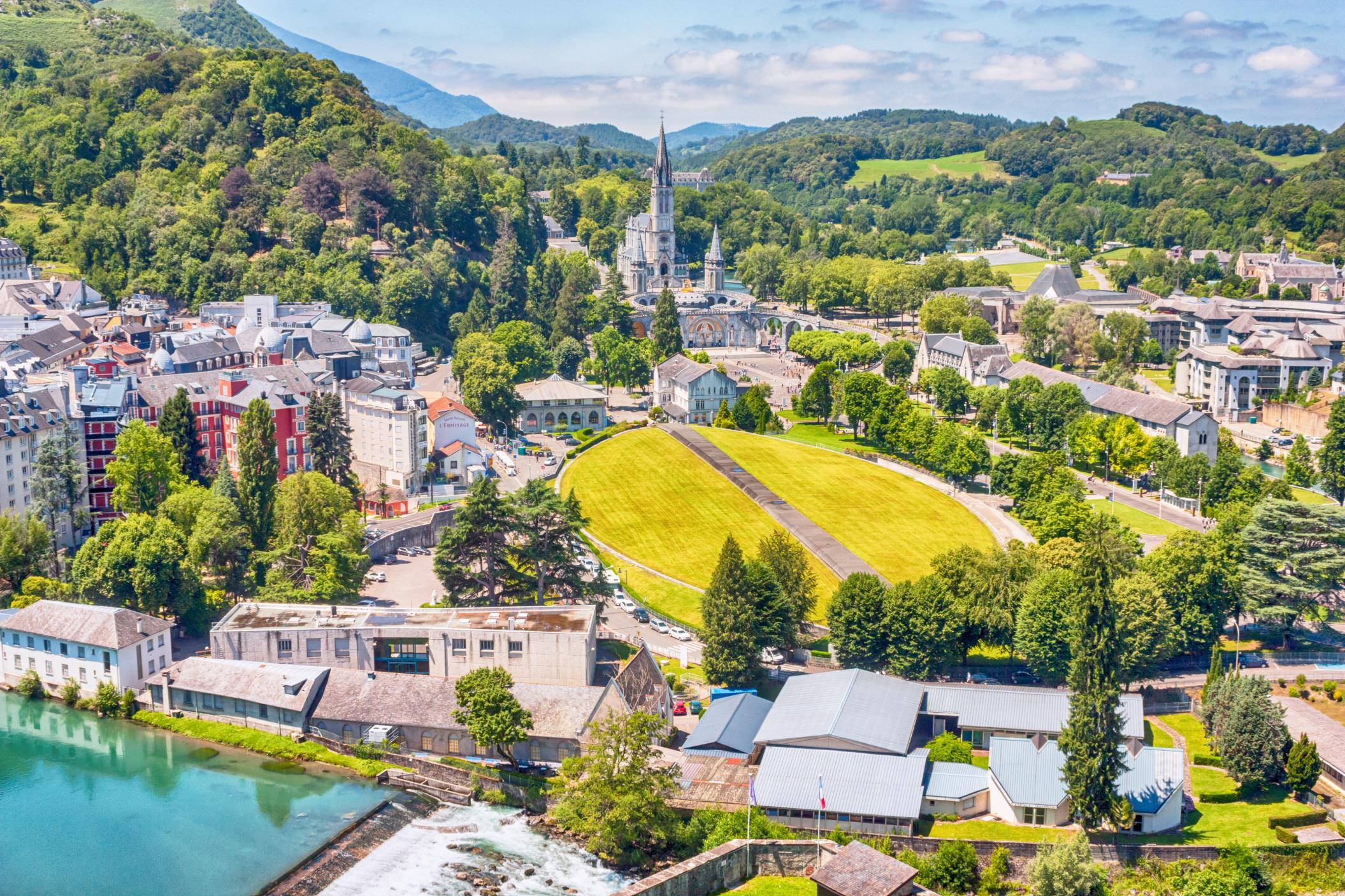 루르드 로사리오 대성당  Basilique Notre-Dame-du-Rosaire de Lourdes