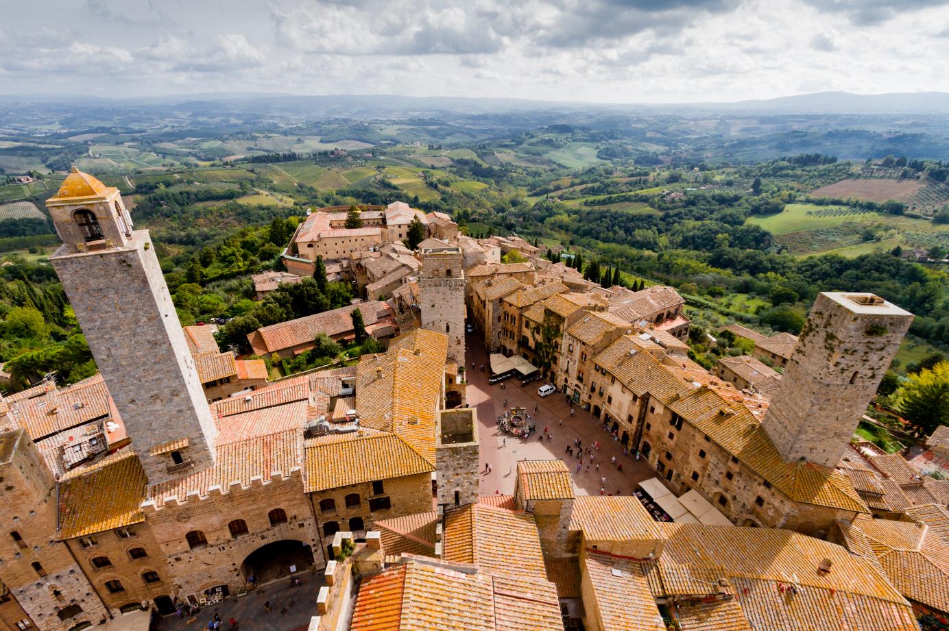 치스테르나 광장  San Gimignano Provincia di Siena