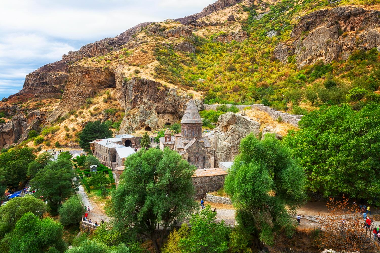 게하르드 수도원  Geghard Monastery