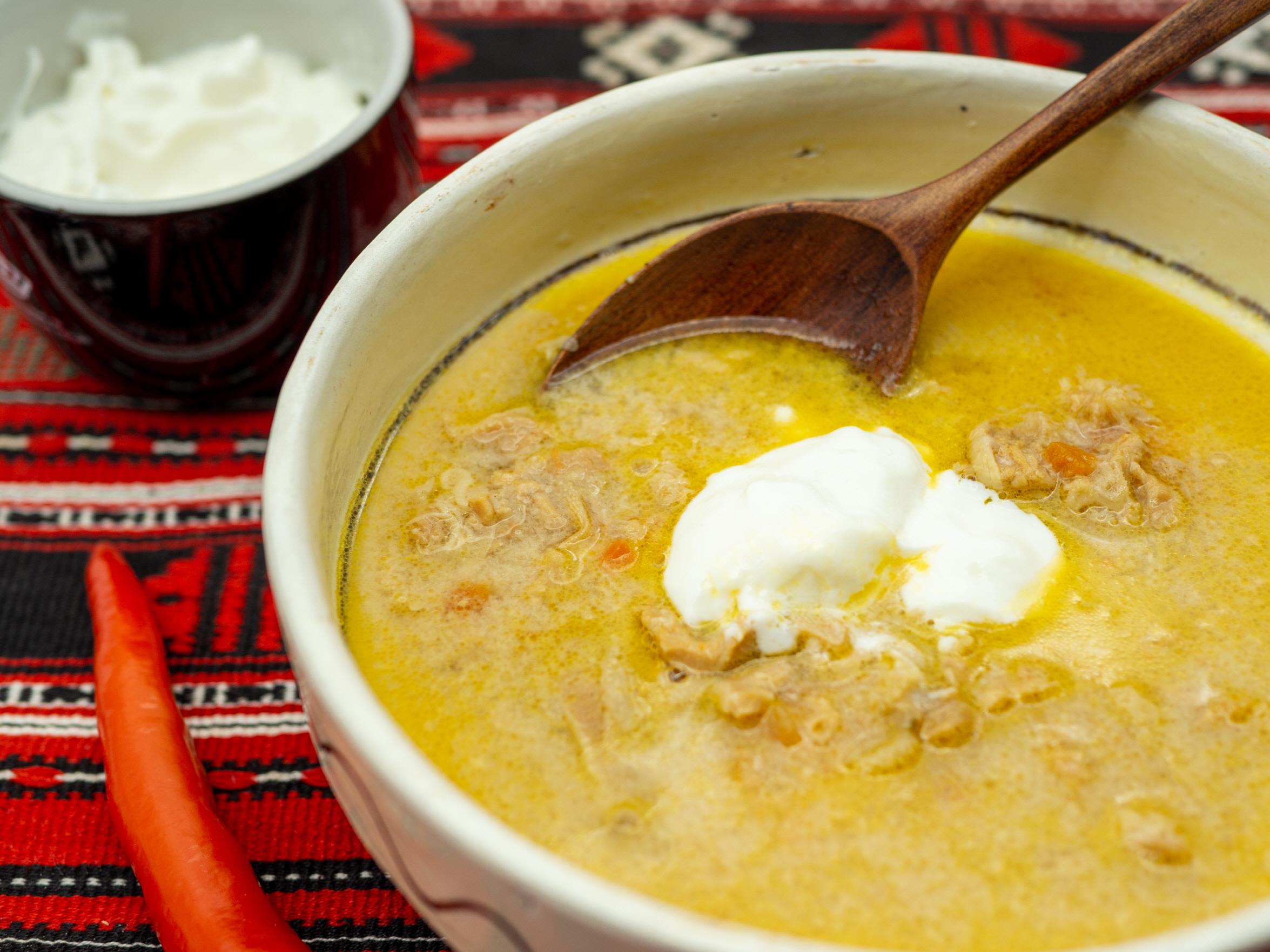 초르바 데 부르타  Ciorba de burta (tripe soup)