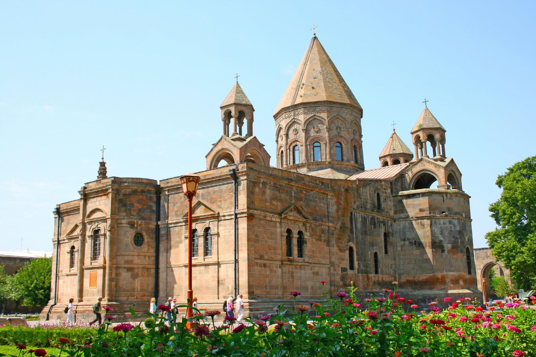 예치미아진 대성당  Echmiadzin Cathedral