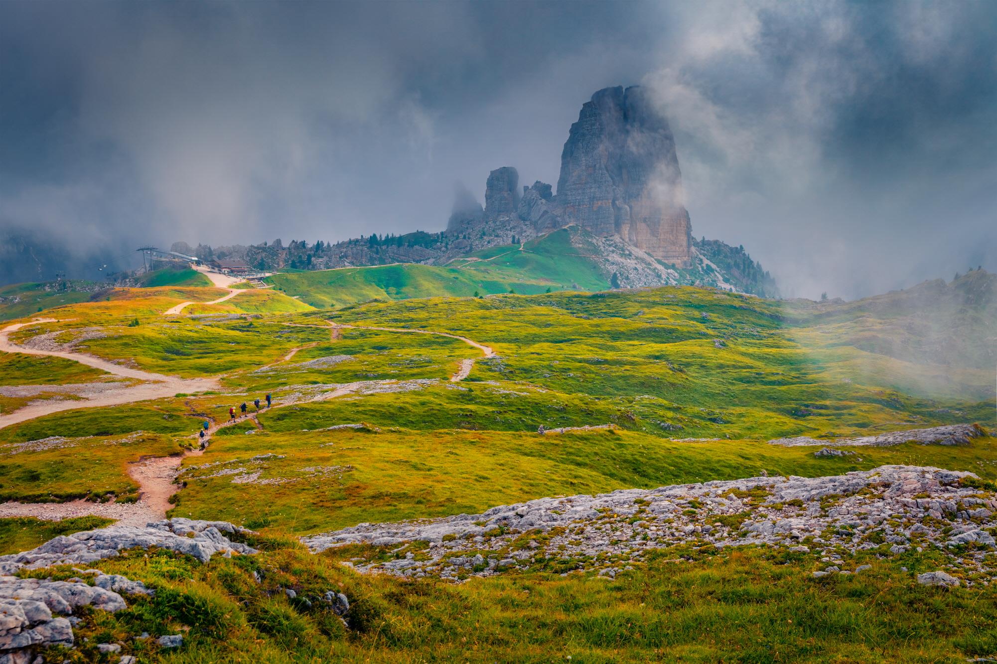 친퀘토리 트레킹  Cinque Torri trekking