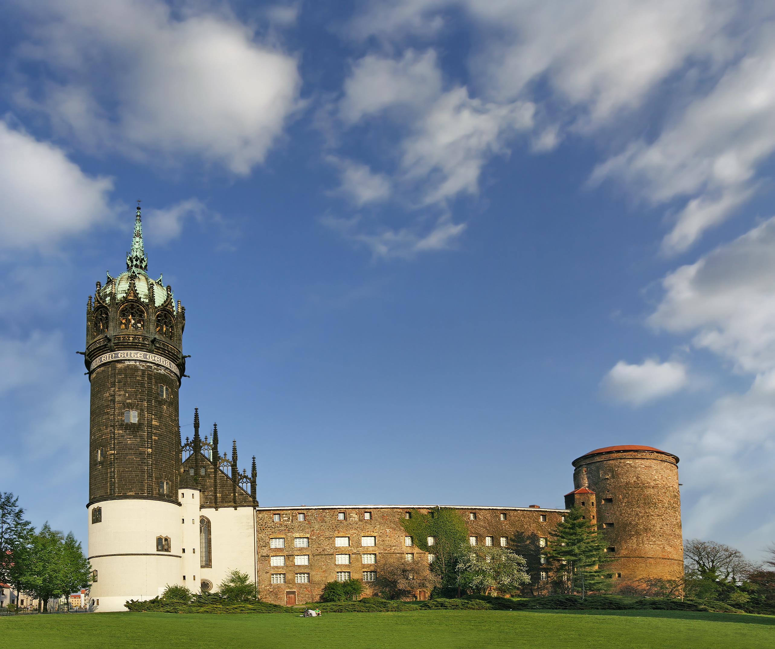 캐슬 교회  Castle and the Castle Church of Luther