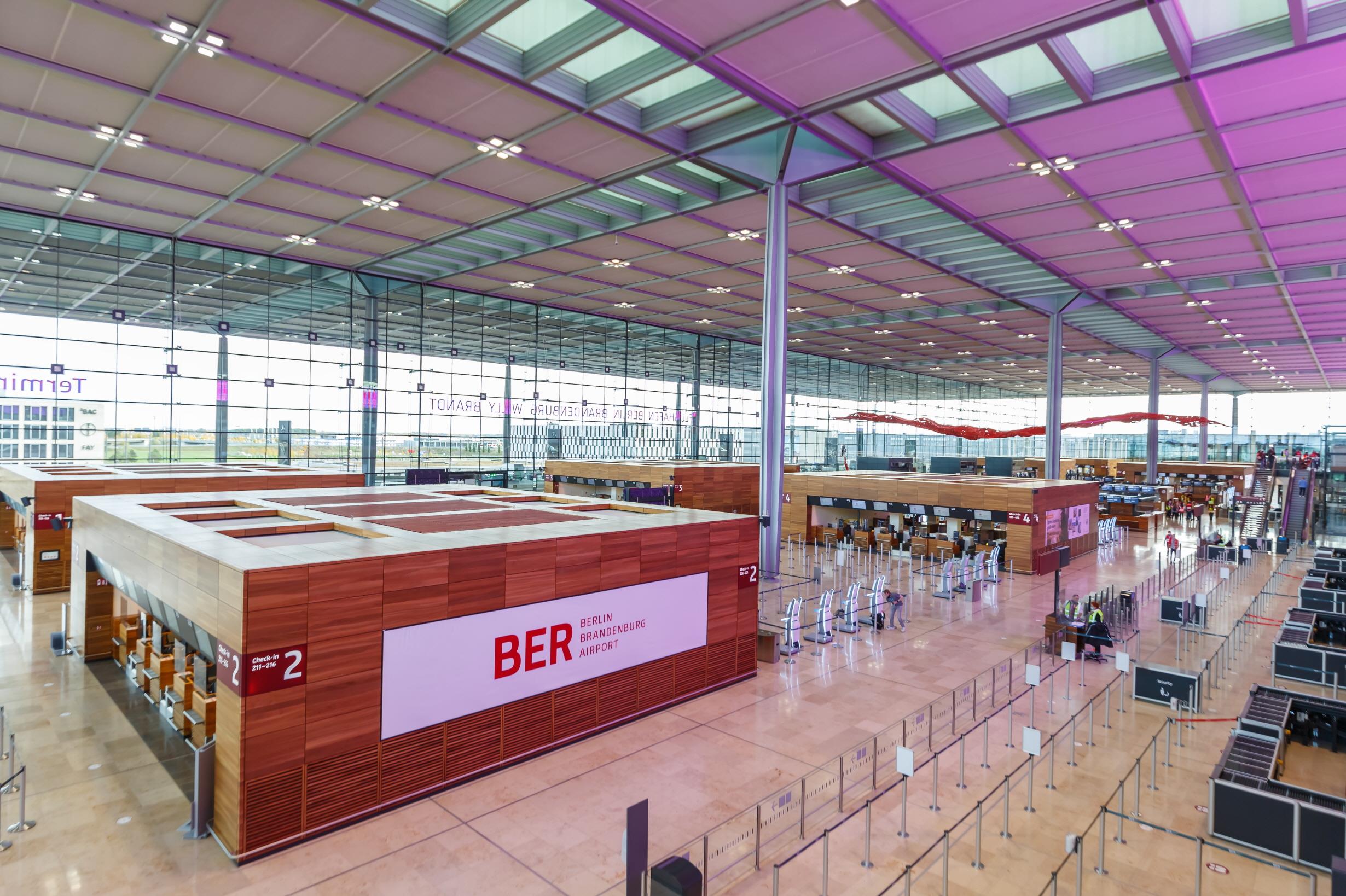 인천공항 출국 - 베를린공항 입국  Flughafen Berlin-Brandenburg "Willy Brandt"