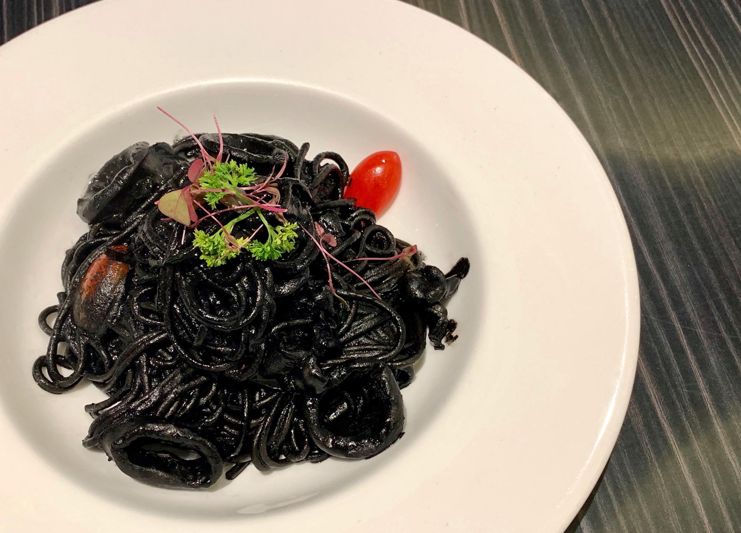 오징어 먹물 파스타  Pasta al nero di seppia