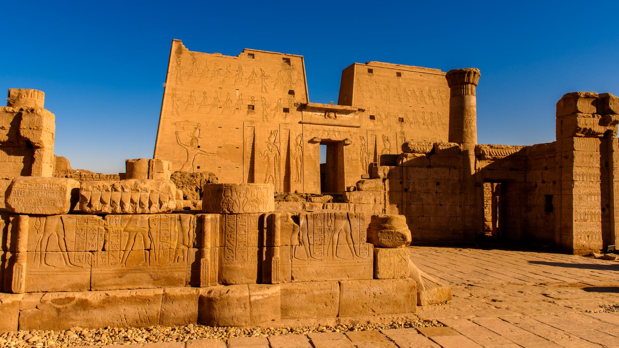 에드푸 신전  The Temple of Horus at Edfu