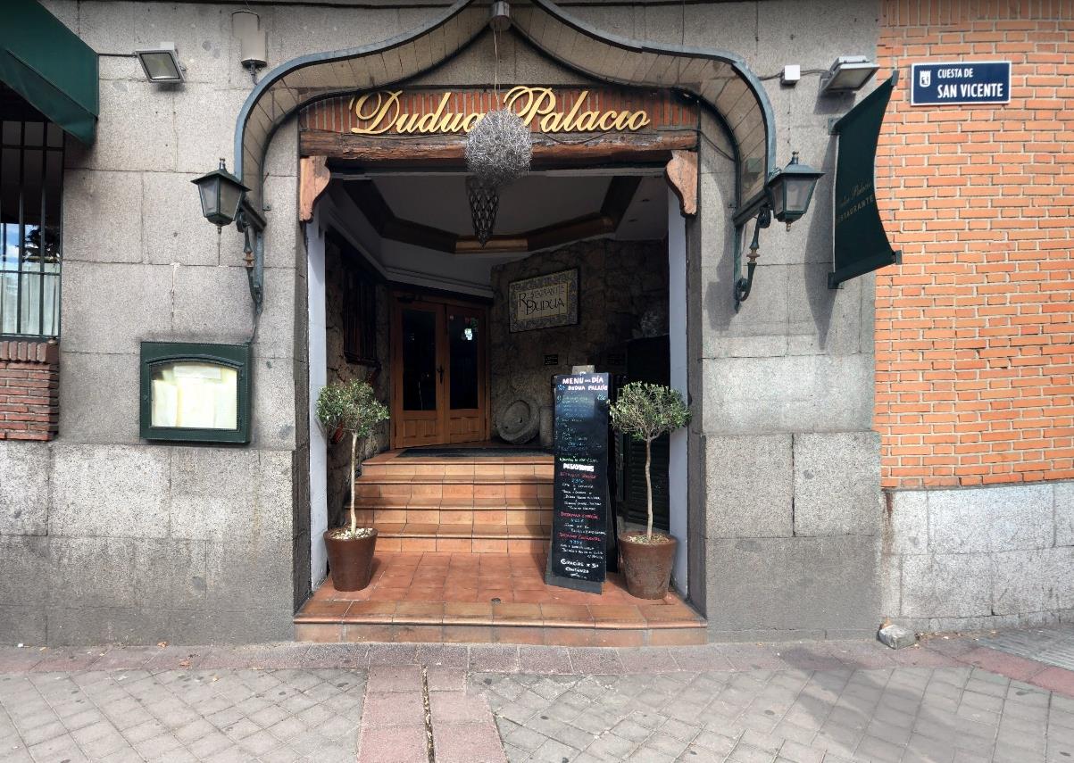 두두아 팔라시오 식당  Dudua Palacio