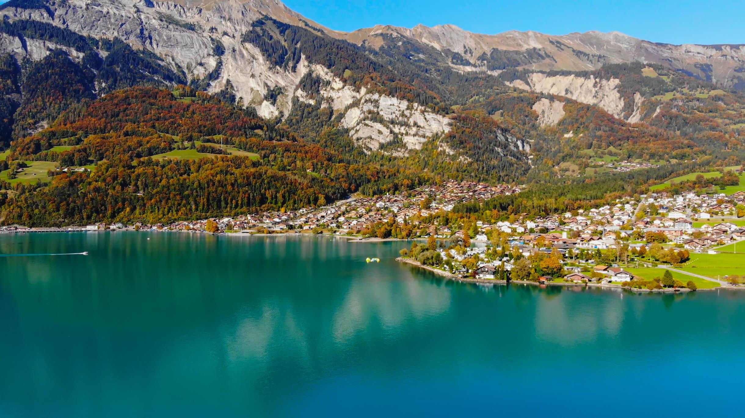 브리엔츠호수와 이젤발트 마을  Brienz lake and town