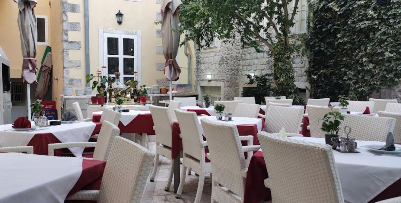 모니카 트로기르 레스토랑  Restaurant Monika Trogir