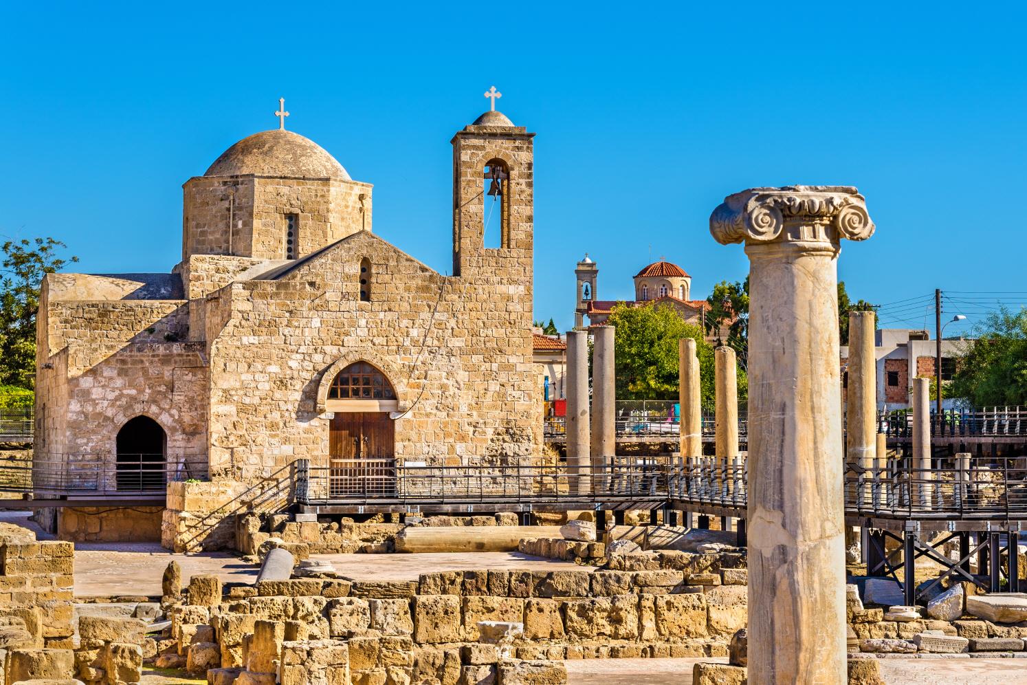 크리소폴리티사 대성당  Basilica of Chrysopolitissa