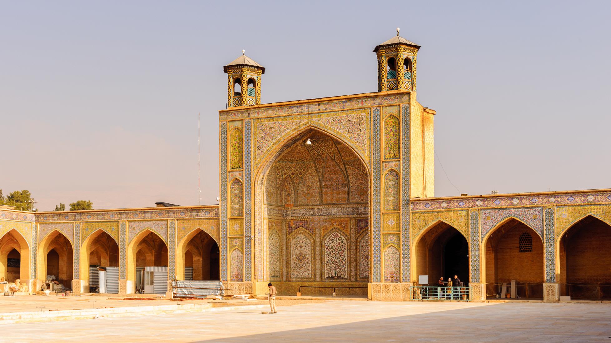 바킬 모스크  Vakil Mosque