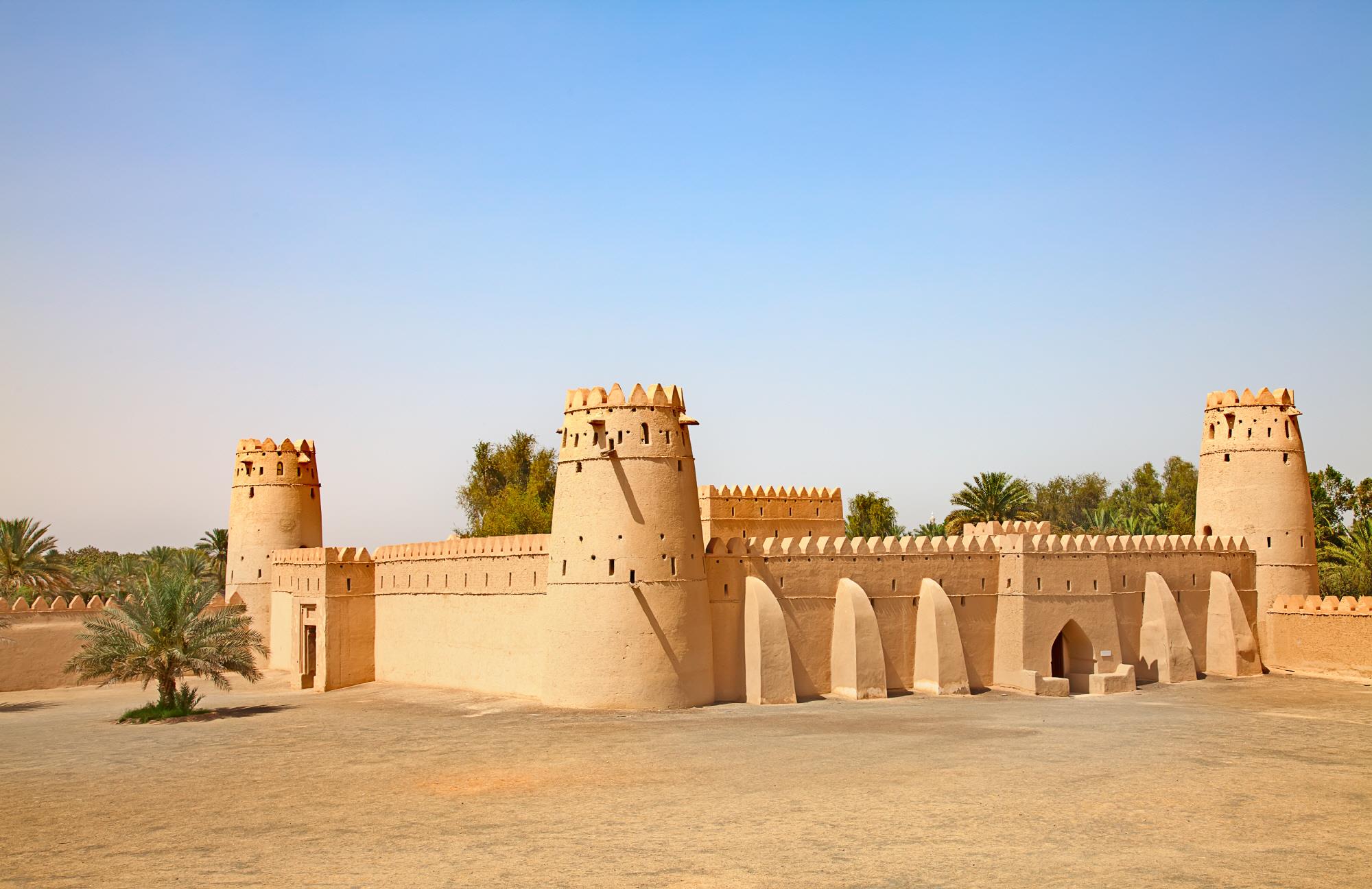 알 자힐리 요새  Al Jahili fort