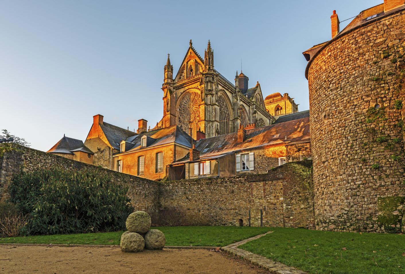 르망 구시가지  The old town of Le Mans