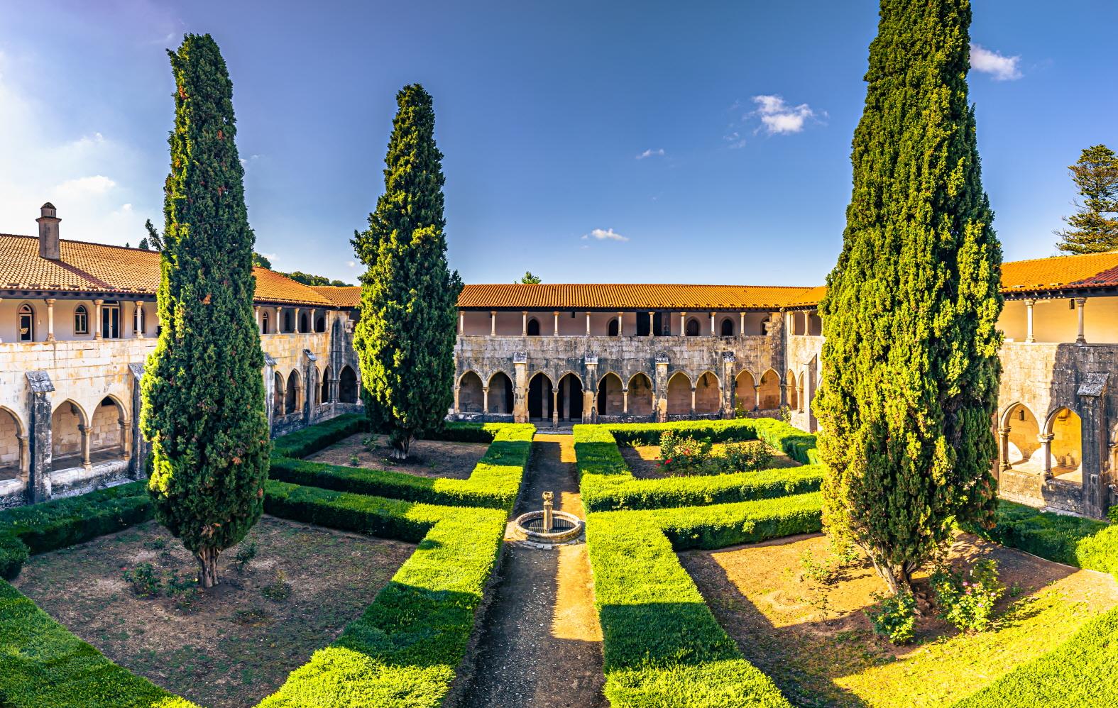 바탈랴 수도원  Mosteiro de Santa Maria da Vitoria