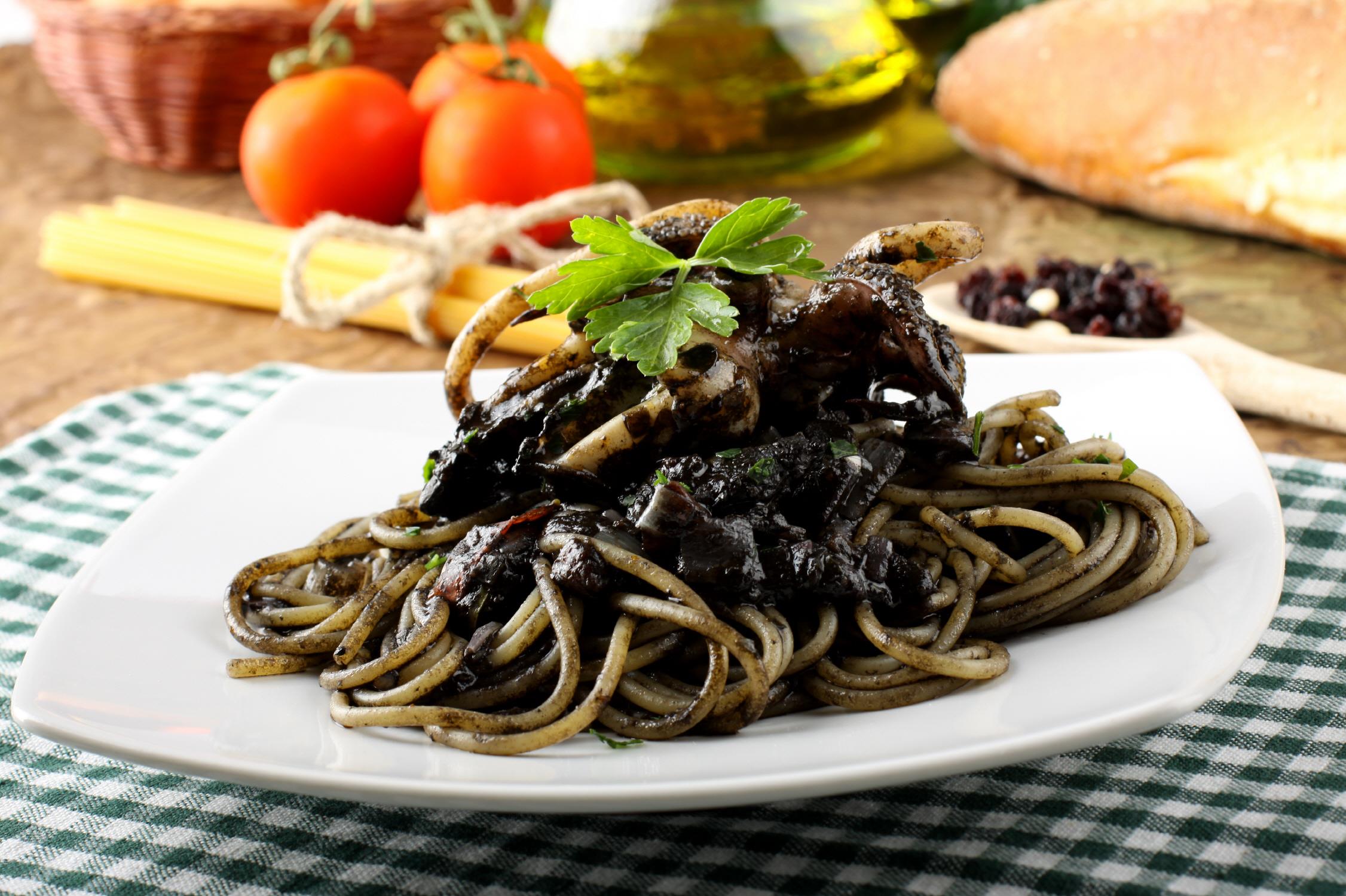 오징어 먹물 파스타  Pasta al nero di seppia