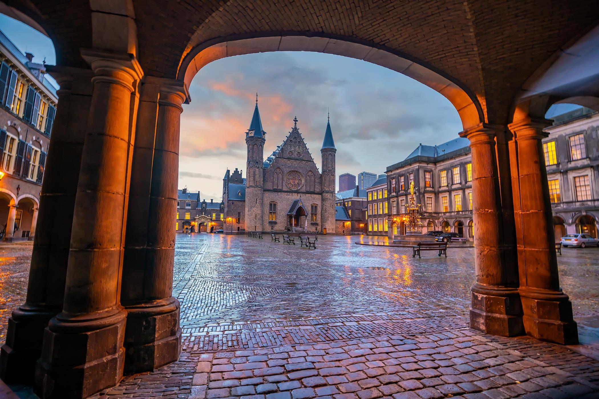 비넨호프  Binnenhof