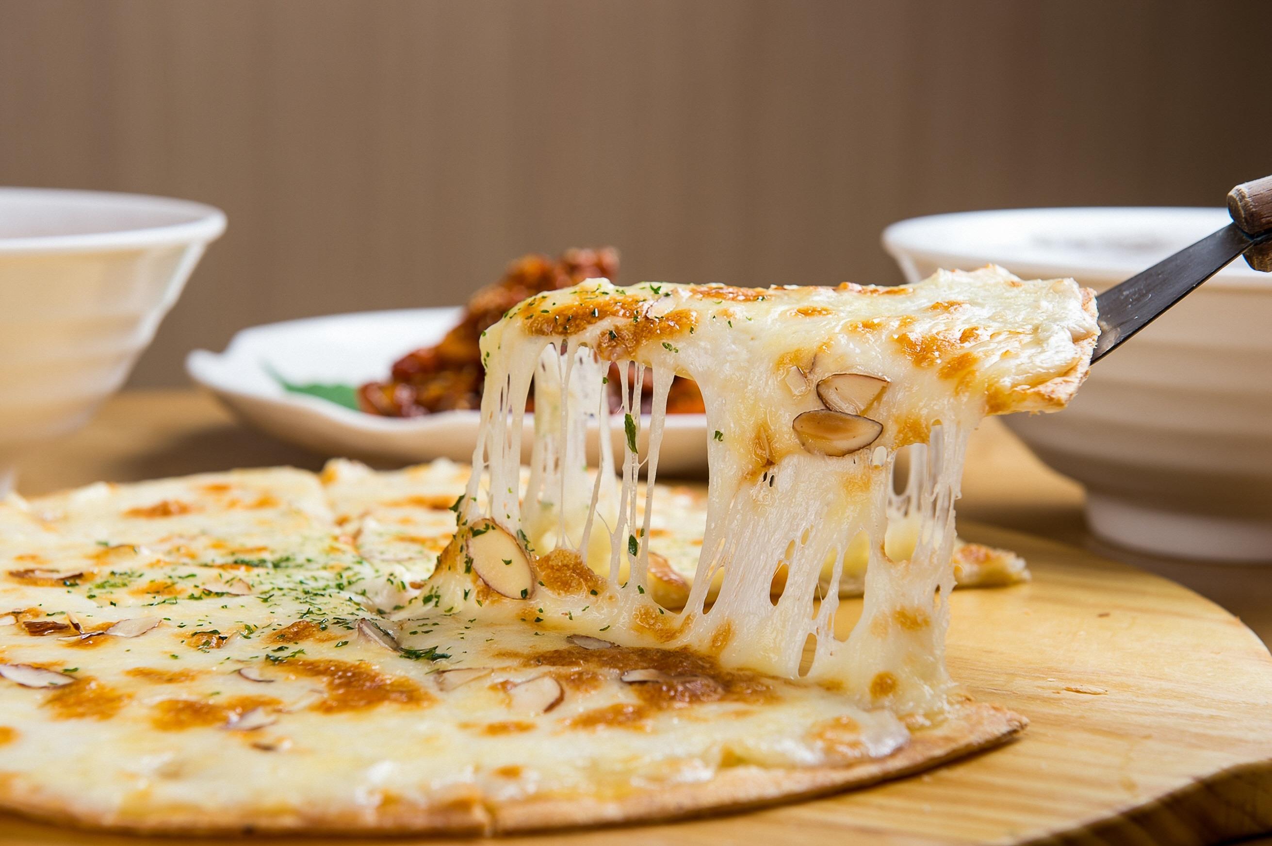 고르곤졸라 피자  Pizza al gorgonzola