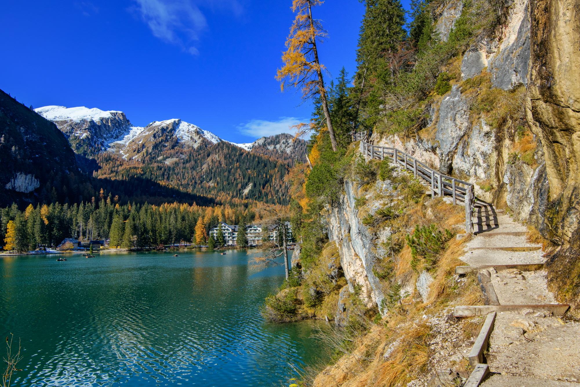 브레이 호수  Braies Lake