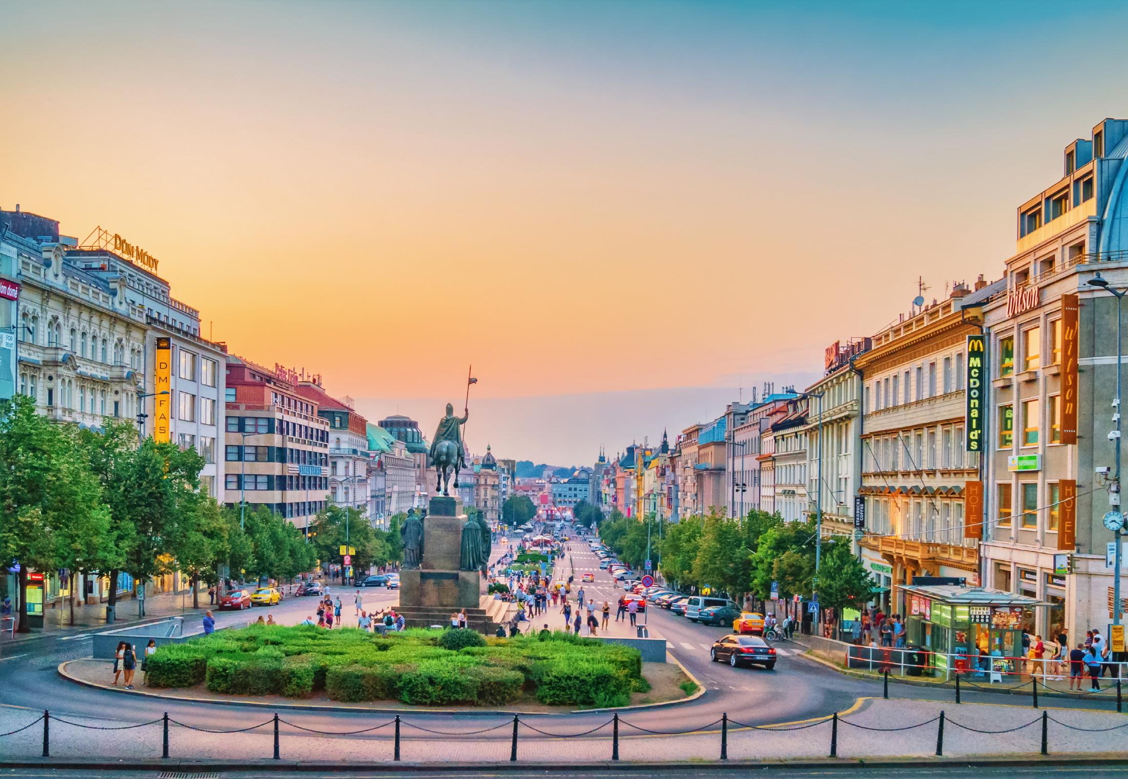 바츨라프 광장  Wenceslas Square