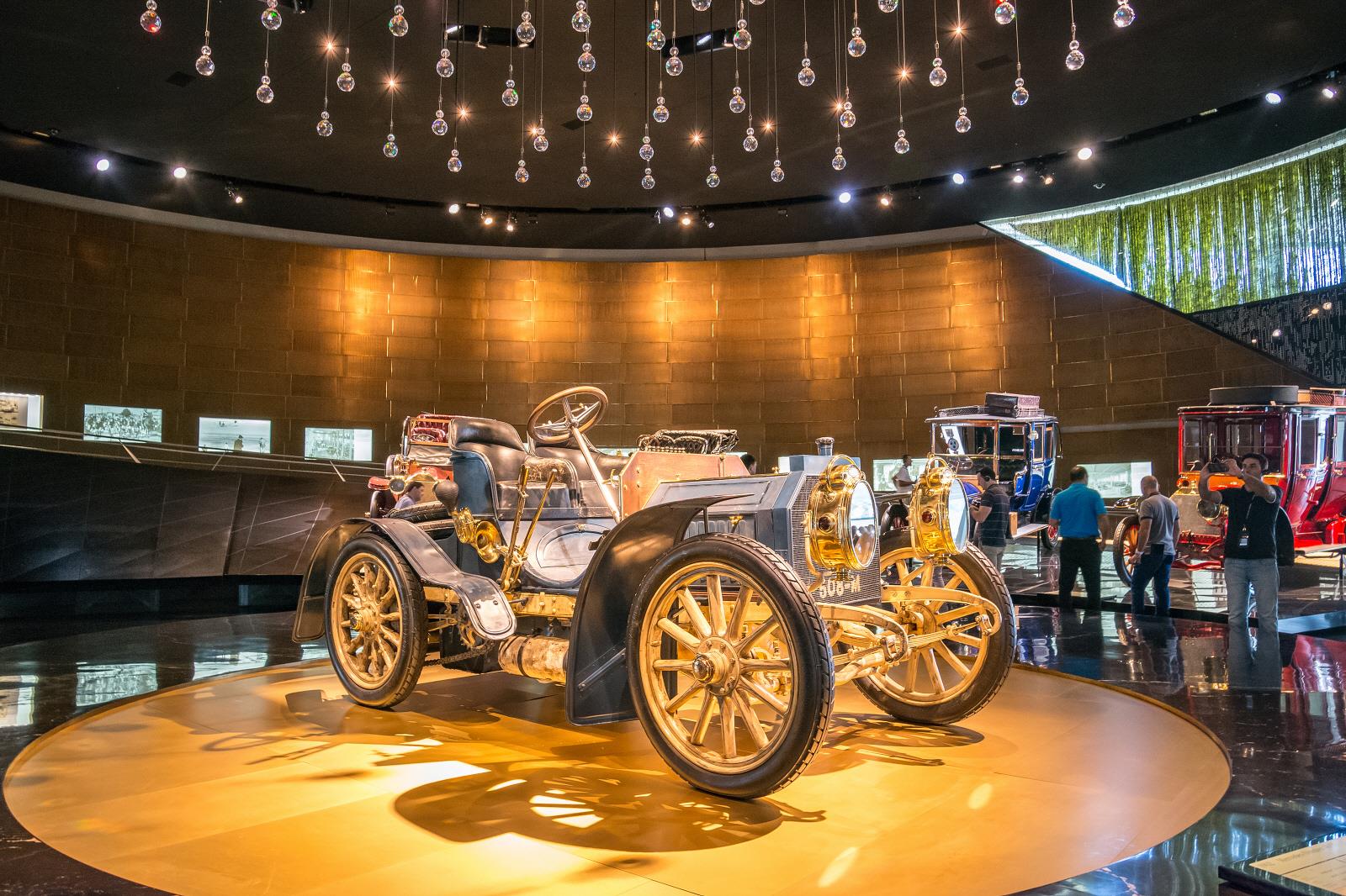 벤츠 박물관  Mercedes-Benz Museum