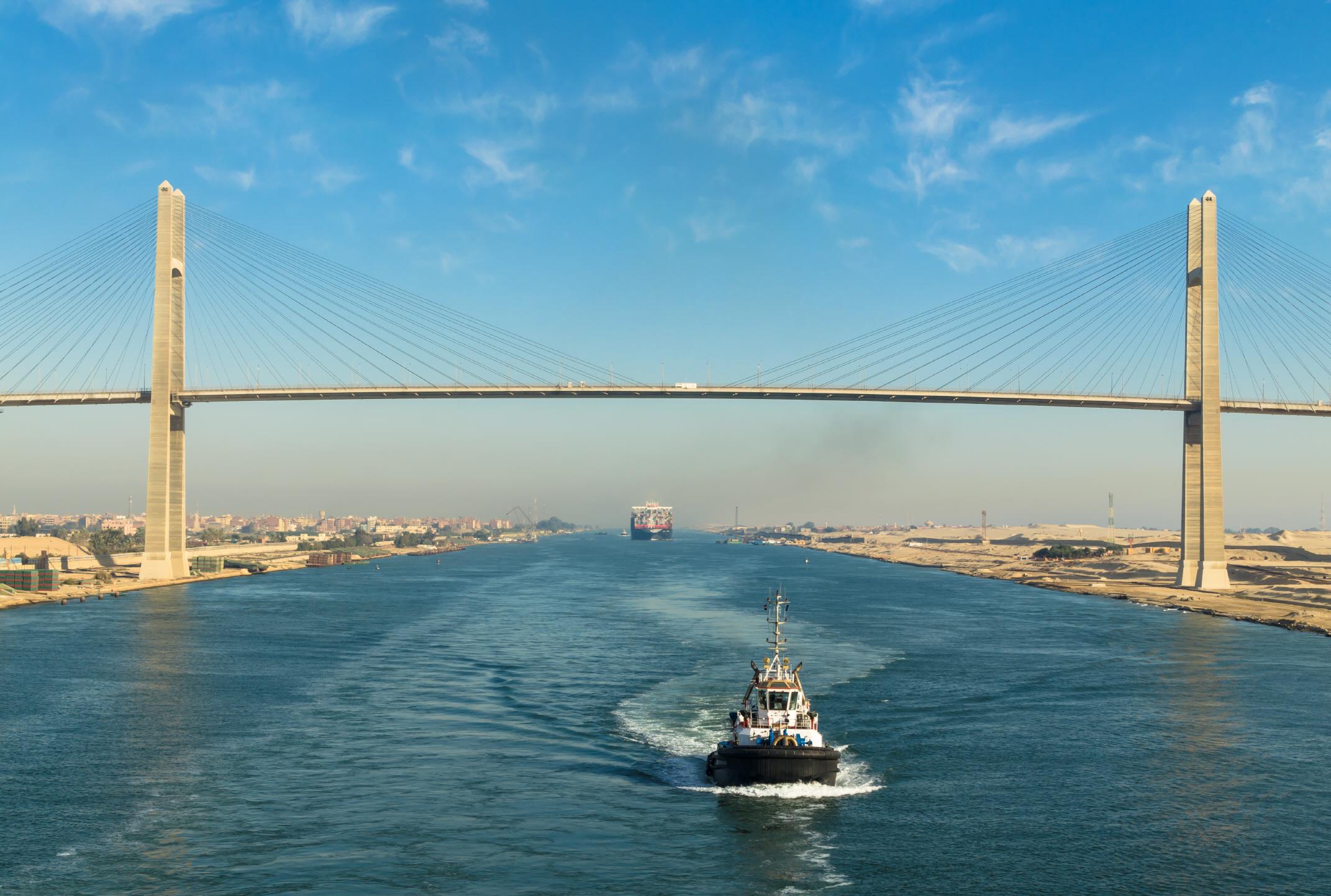 수에즈 운하  Suez Canal