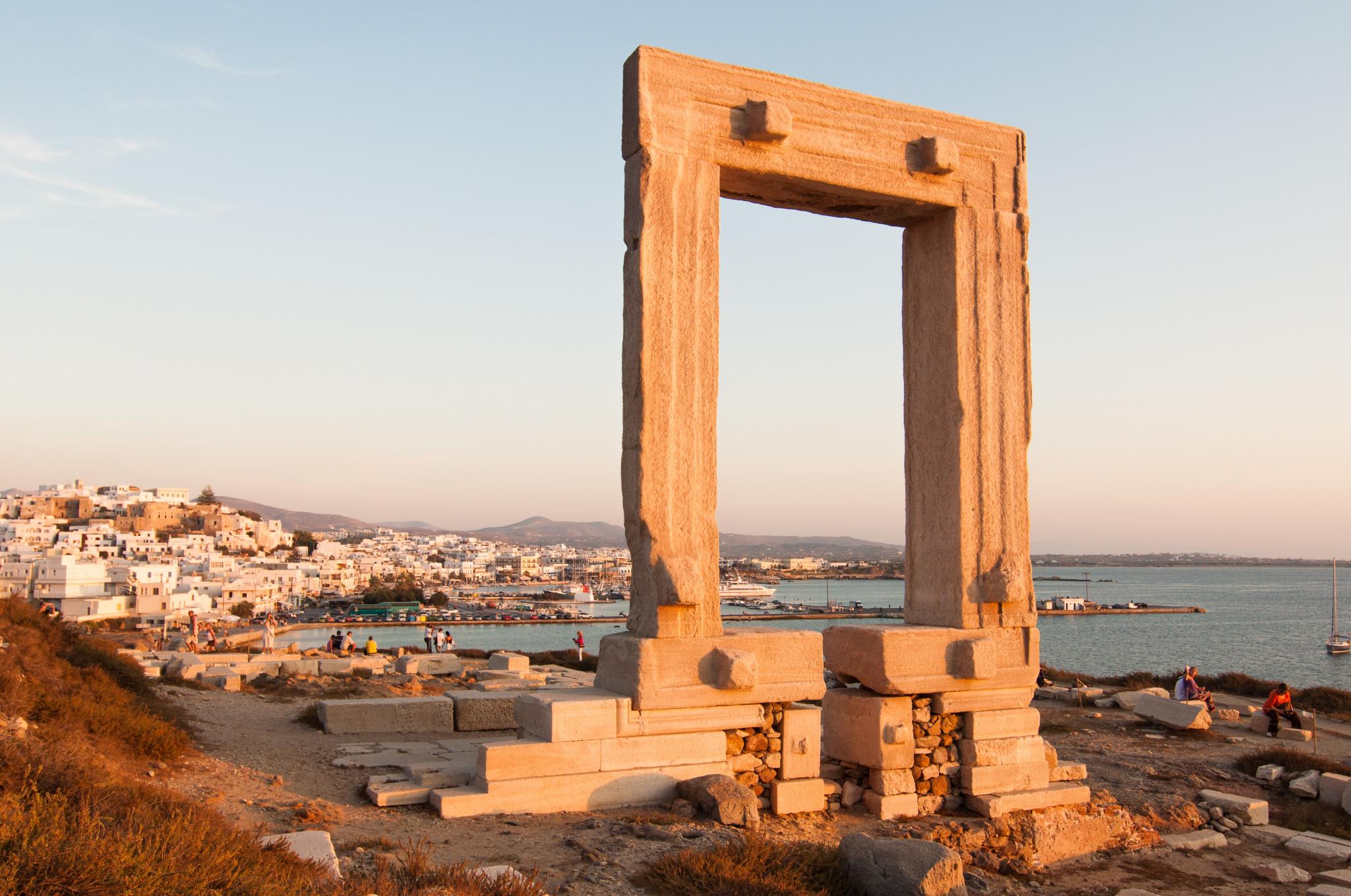 아폴로신전과 포르타라 게이트  Temple of Apollon and Portara Gate