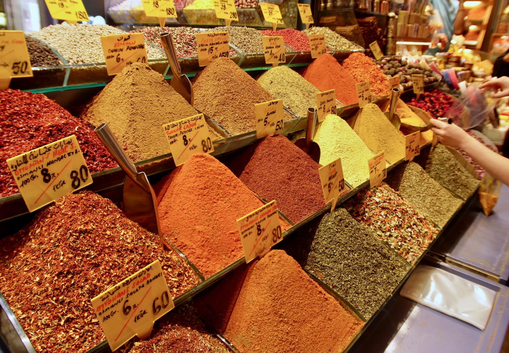 스파이스 바자르, 베식타스 수산시장  Spice Bazaar(Misir Carsisi)
