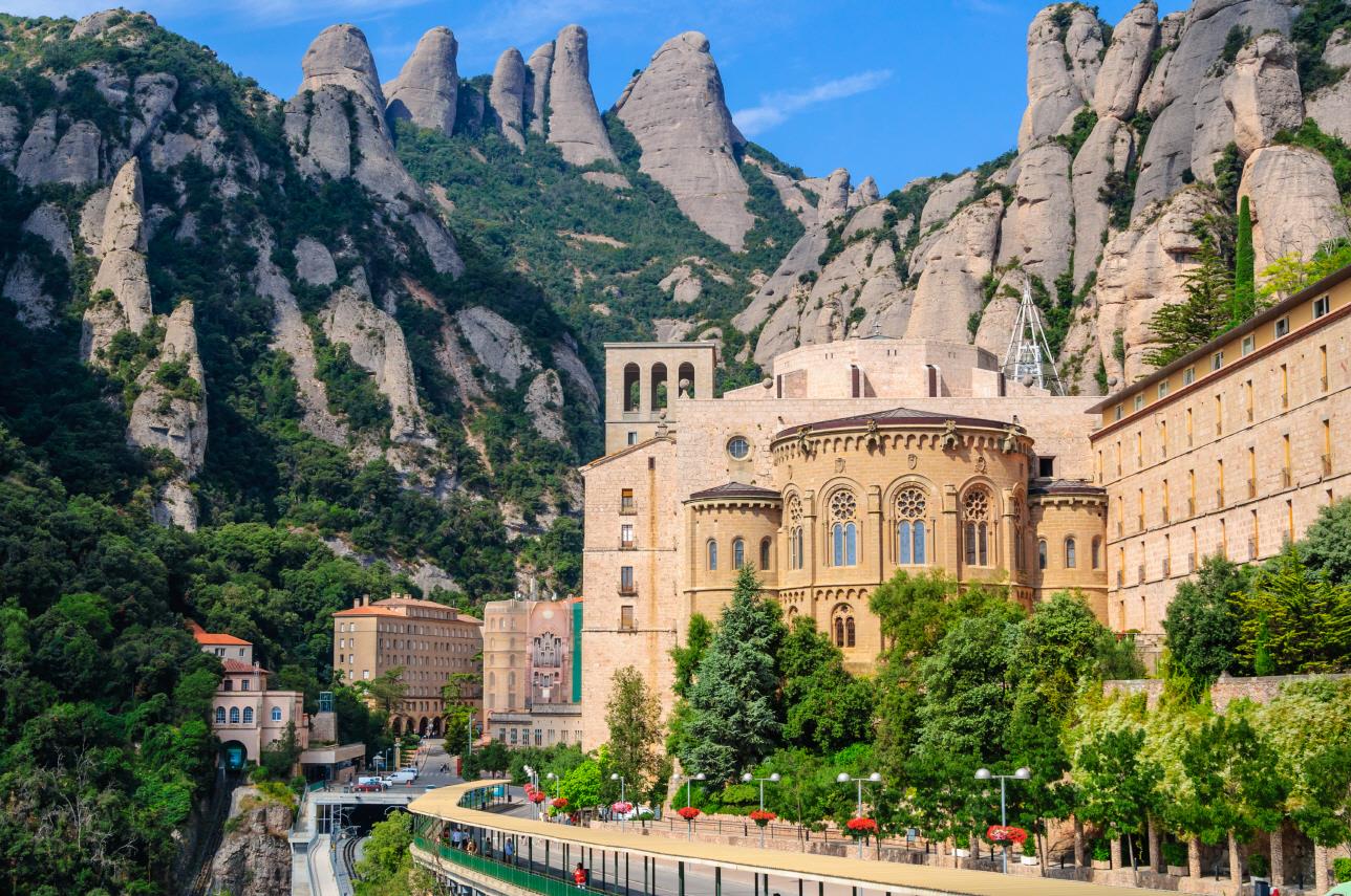 몬세라트 수도원  Monasterio de Montserrat