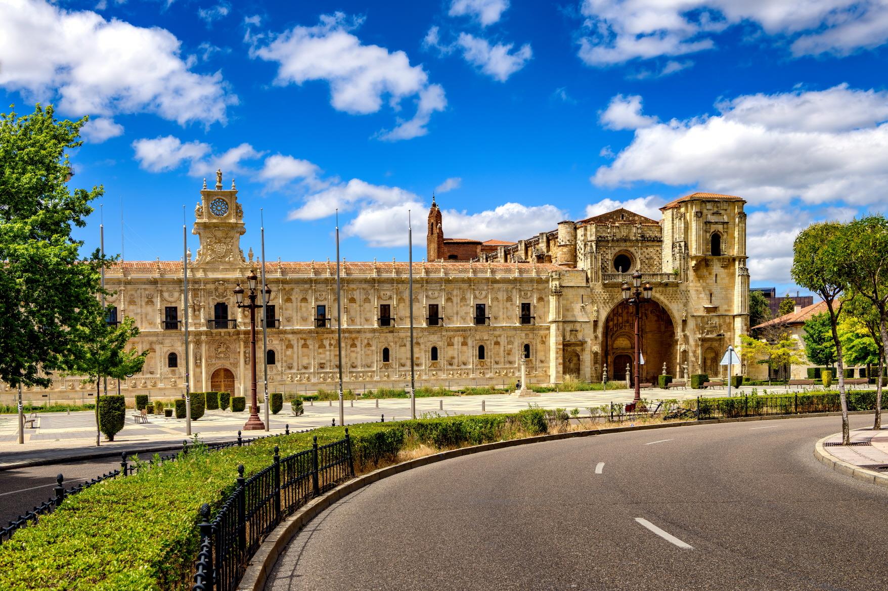 산마르코스 수도원과 광장  Convento de San Marcos and plaza