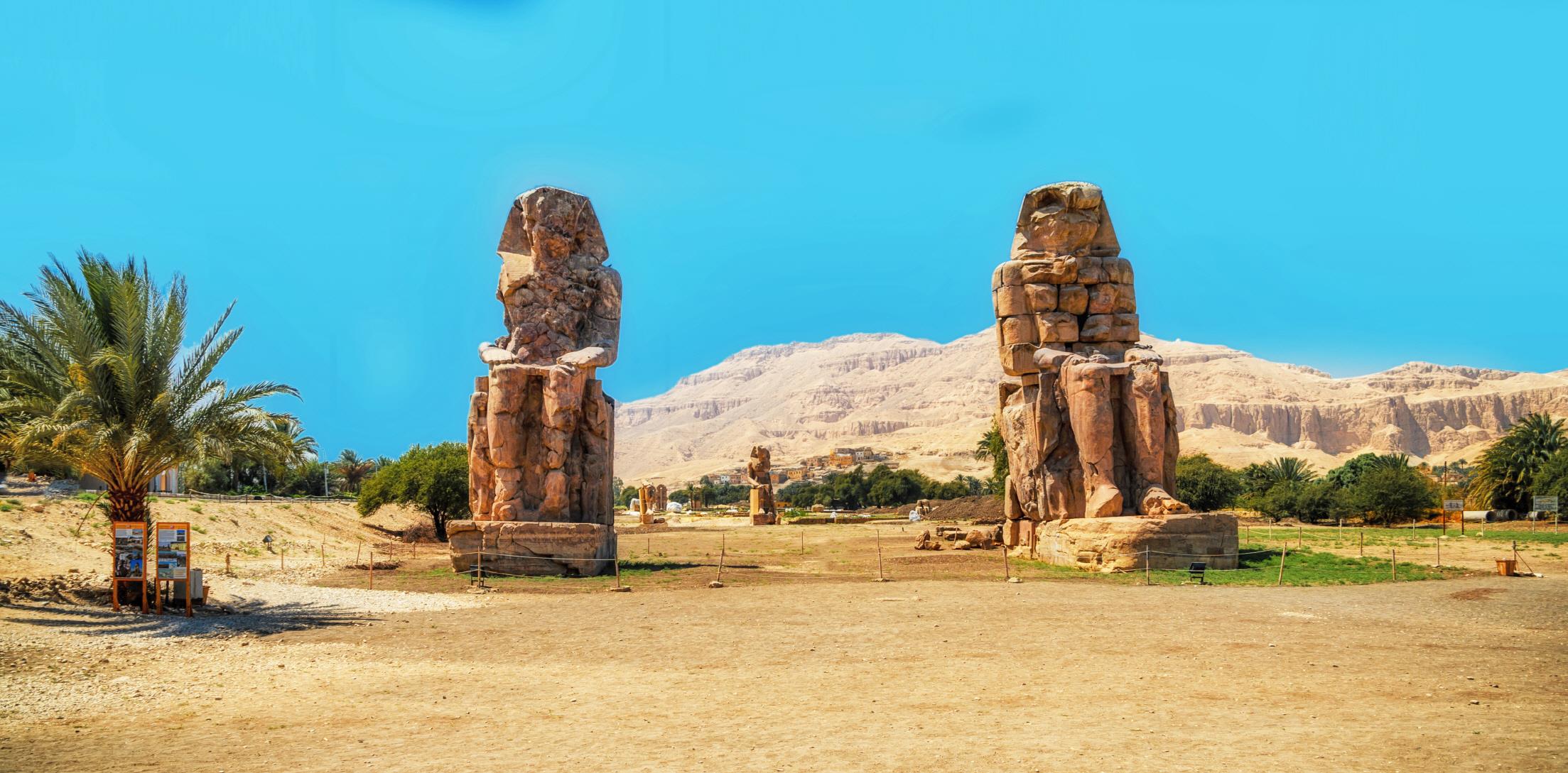 멤논의 거상  Colossi of Memnon