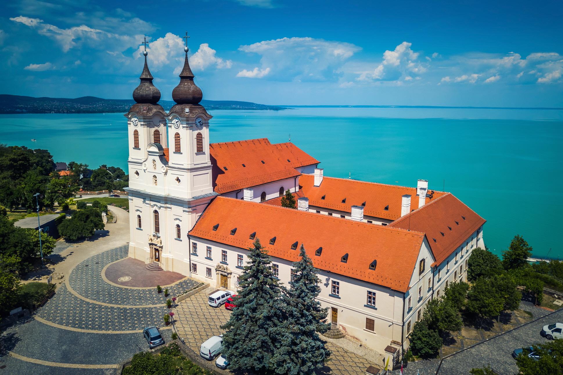 헝가리 베네딕트 수도원  Tihanyi Bences Apatsag