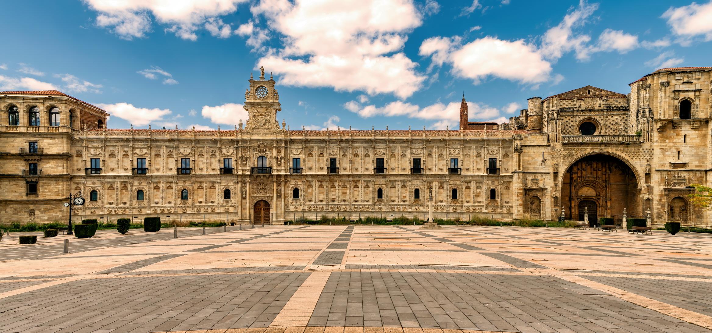 산마르코스 수도원과 광장  Convento de San Marcos and plaza