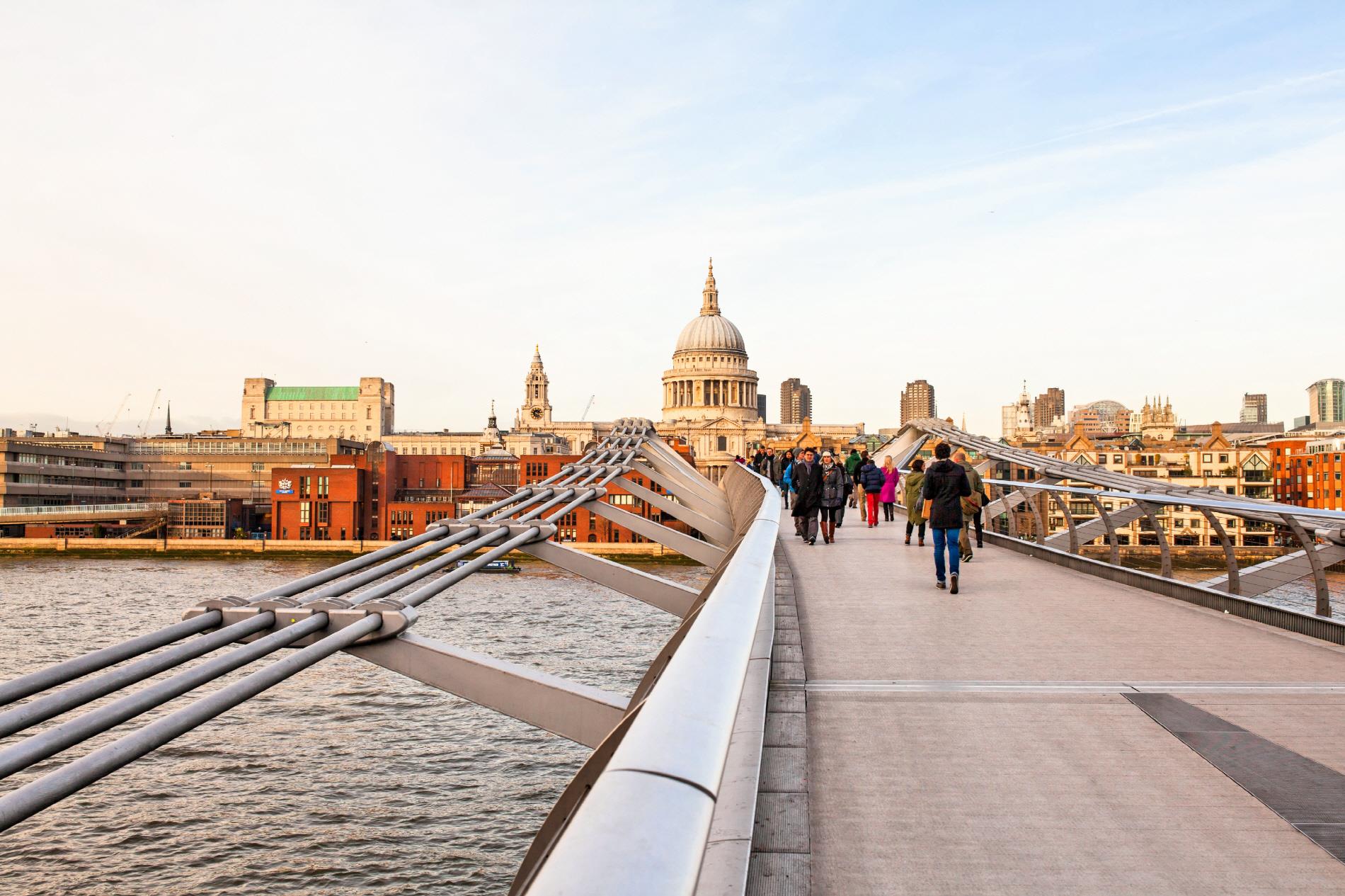 밀레니엄 브릿지  Millennium bridge