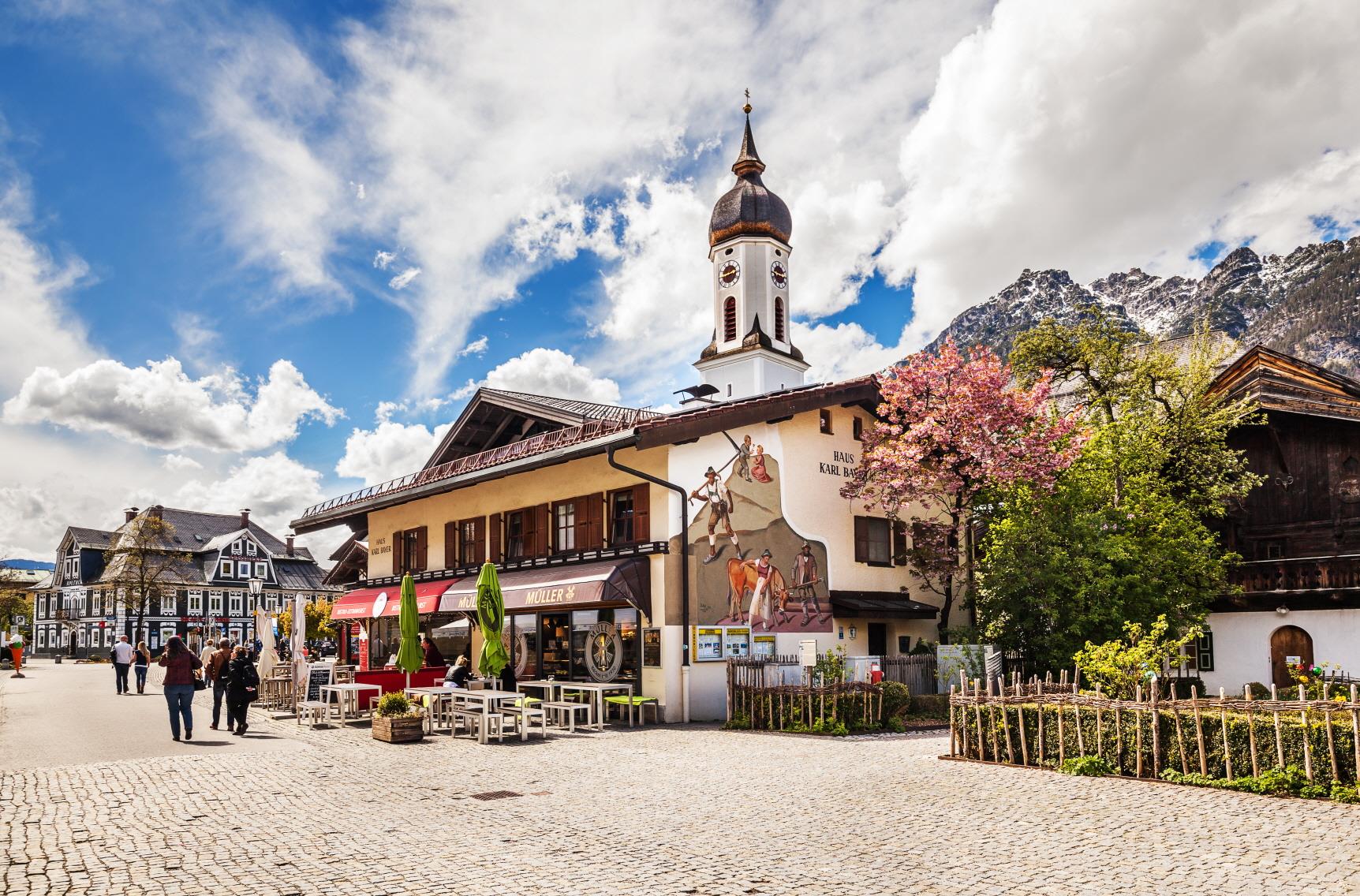 가르미슈파르텐키르헨 마을  GARMISCH-PARTENKIRCHEN