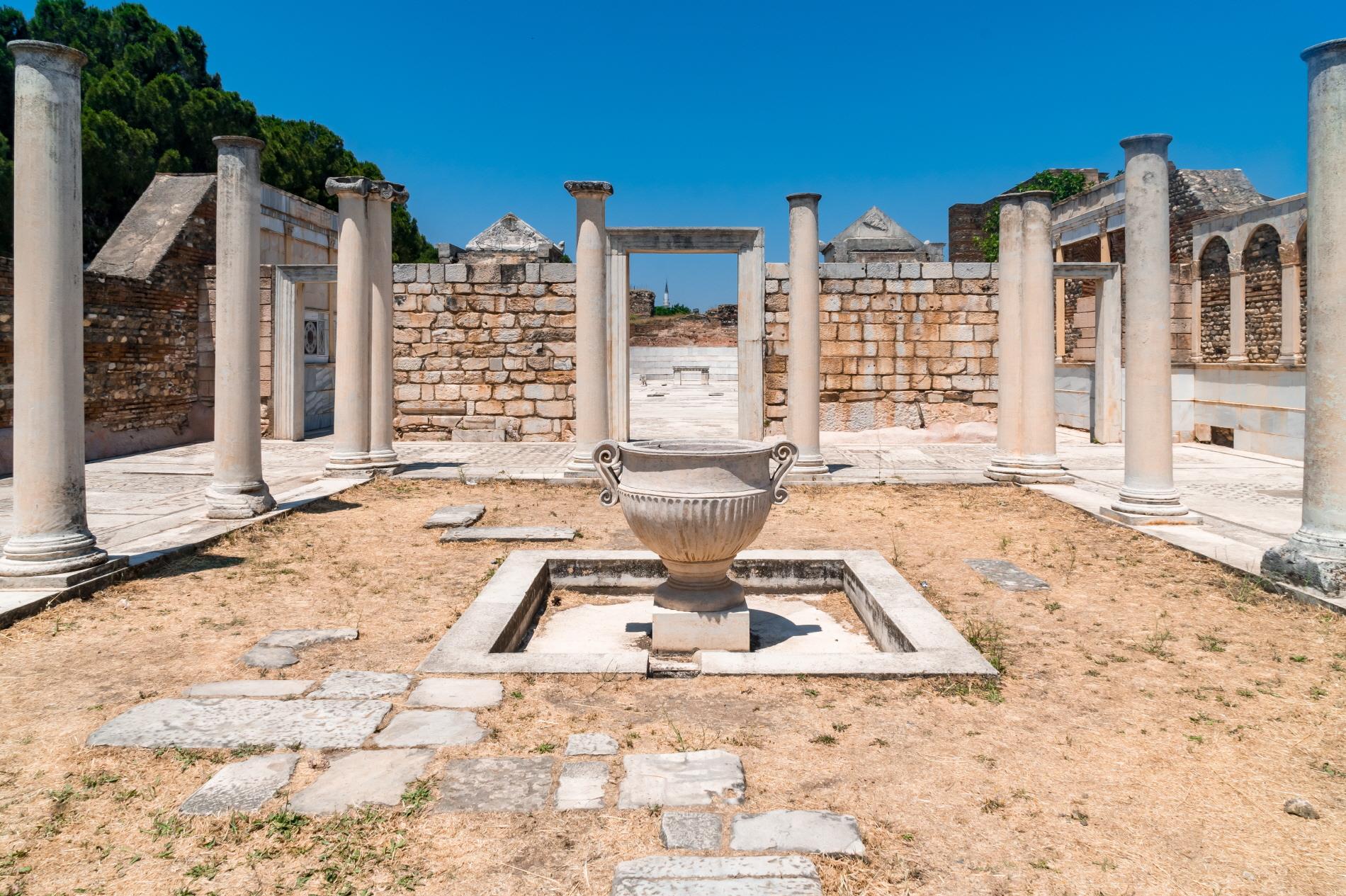 사데 고대유적  Temple of Artemis in Sardis