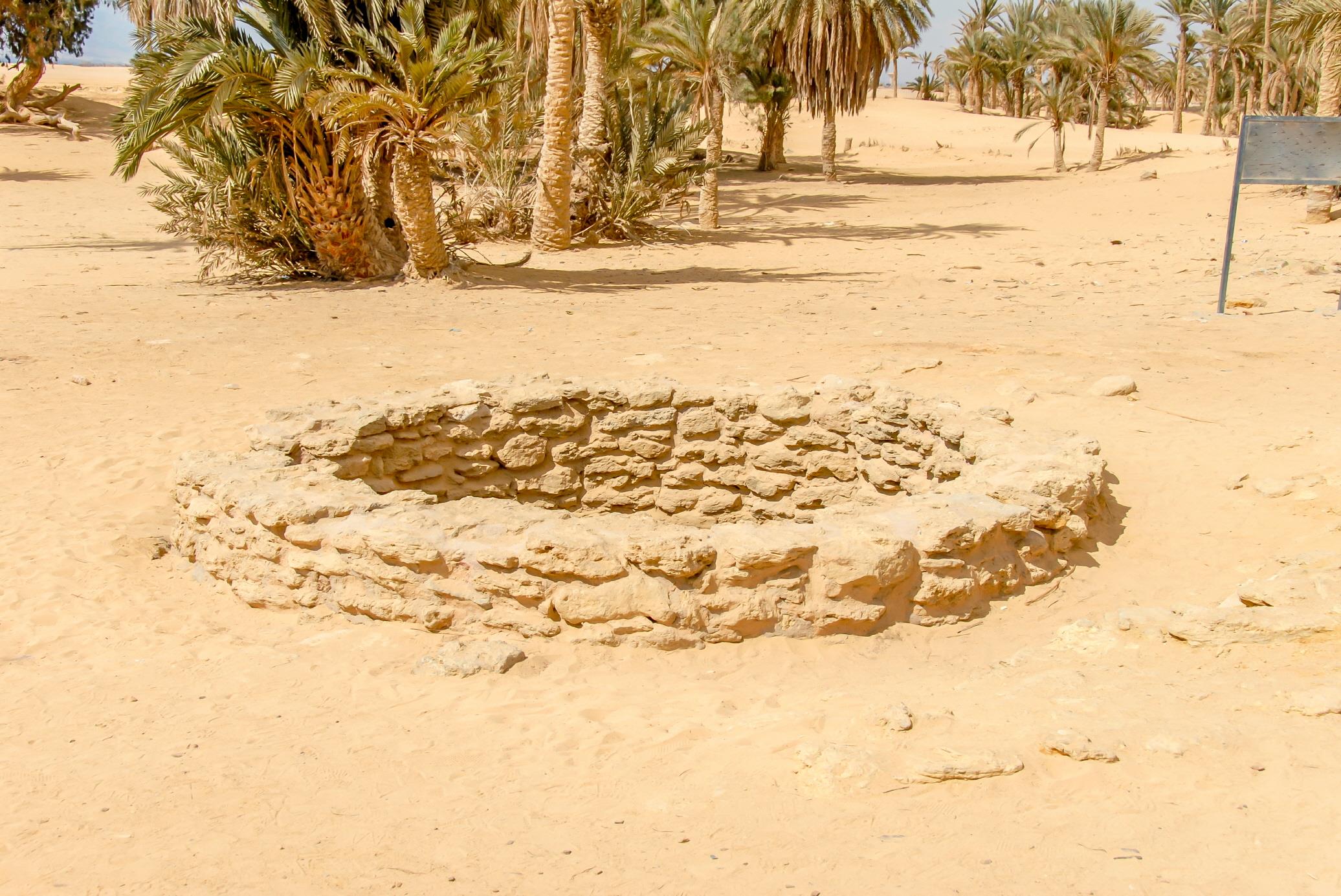 마라의 샘  Well of Marah or Moses Spring